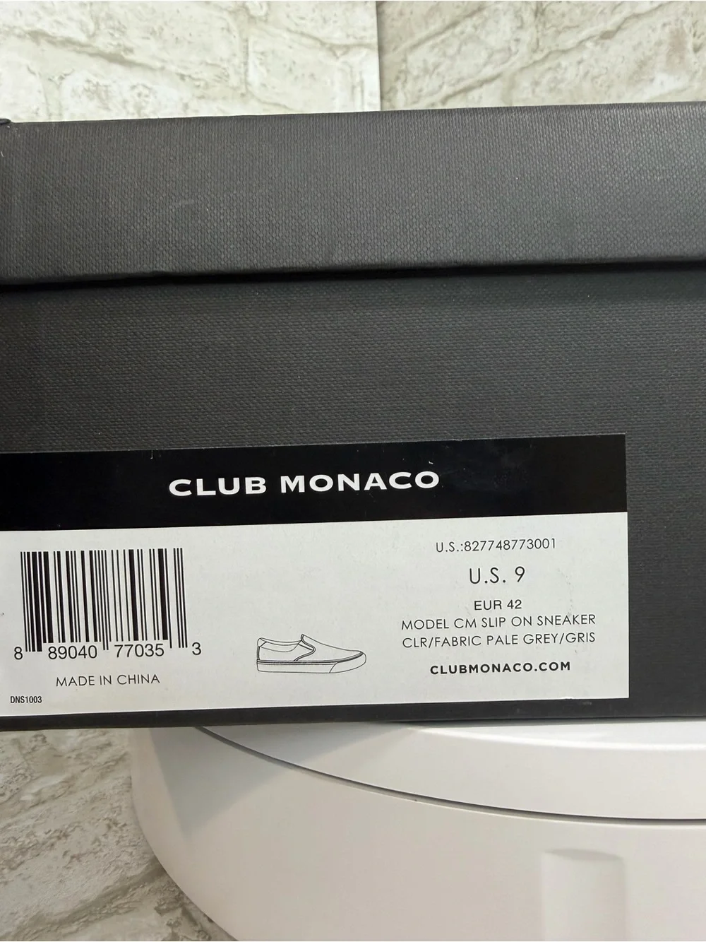 Club Monaco Men’s Slip-On Suede Sneakers in Light Gray Size 9